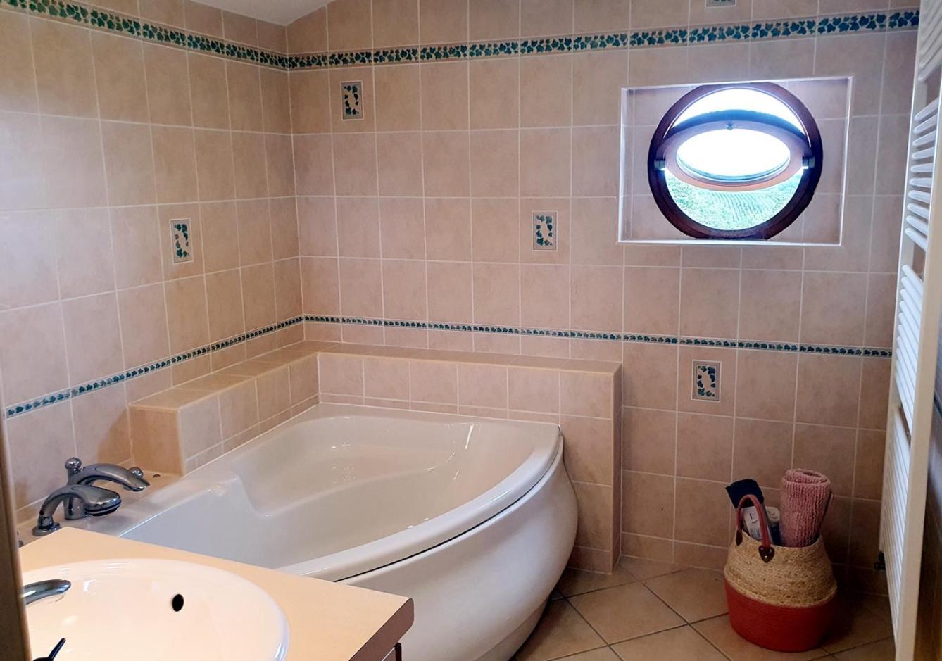Le Clos Violet For 6 Hébergement de vacances